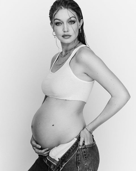 패션 모델 지지 하디드(25)가 1일(현지 시간) 만삭의 임신 사진을 추가 공개했다. 사진=지지 하디드 인스타그램 캡처 