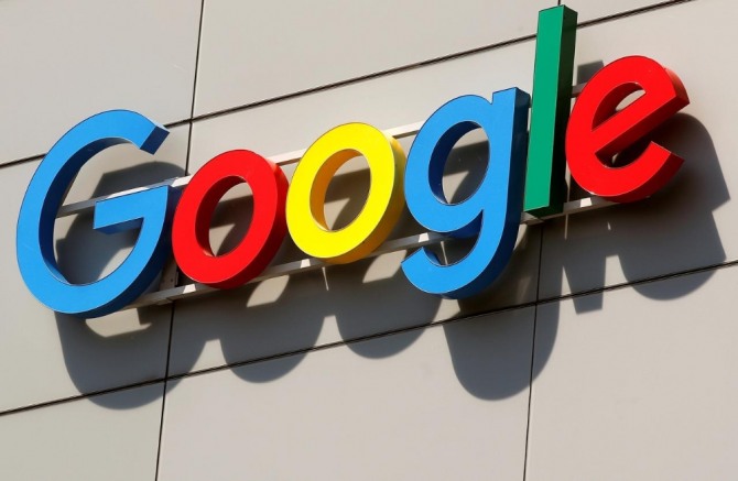 미 법무부가 이르면 이달 중 구글과 유튜브를 운영하는 모회사 알파벳에 대해 반(反)독점 소송을 제기할 예정인 것으로 알려졌다. 사진=로이터