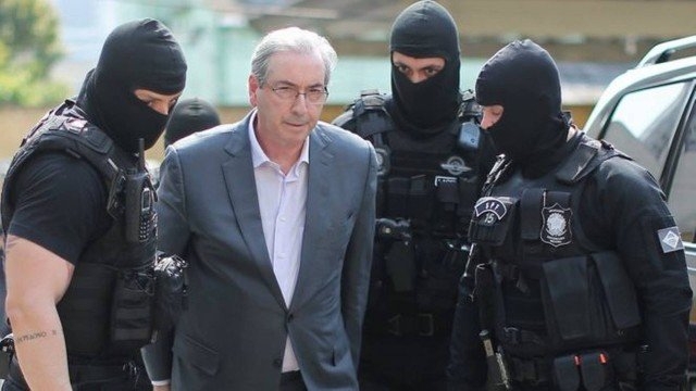 브라질 정치인 에두아르도 쿠냐(Eduardo Cunha)가 뇌물을 수수한 브라혐의로 체포되고 있다.  사진=뉴시스