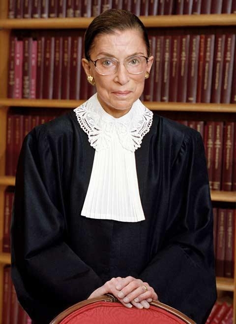 루스 베이더 긴스버그 미국 대법관이 2004년 대법원(Supreme Court)에서 찍은 사진. 사진=Jewish Women's Archive