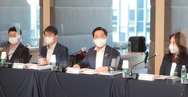 성윤모 산업통상자원부 장관이 22일 오후 서울 중구 쏘울에너지 회의실에서 열린 '에너지혁신기업 간담회'에서 인사말을 하고 있다. 사진=산업통상자원부 