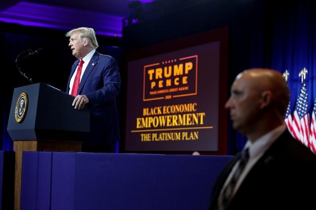 도널드 트럼프 미국 대통령 지난 25일 조지아주 애틀랜타에서 있었던 선거유세에서 연설하고 있다. 사진=로이터