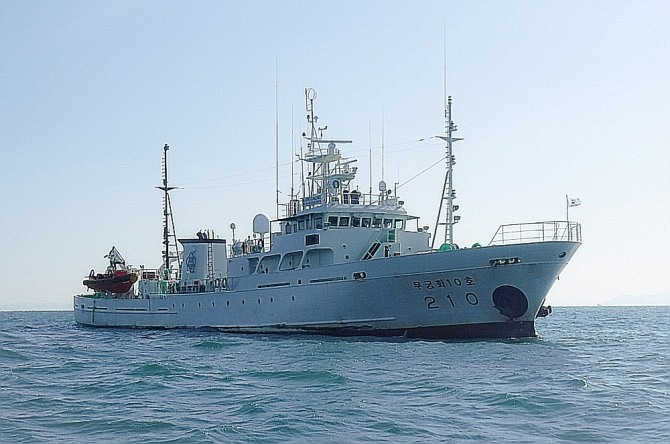 북방한계선(NLL) 인근 해상에서 실종된 공무원 A씨가 탑승했던 어업지도선 무궁화 10호. 뉴시스