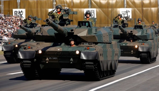 일본 육상 자위대의 최신 전차.일본 방위성은 2021회계연도 예산안에 역대 최대의 방위비를 요청했다. 사진=로이터