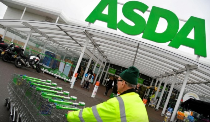 영국의 억만장자 이사(Issa) 형제와 사모펀드 그룹인 TDR캐피털이 공동으로 월마트가 소유한 영국 슈퍼마켓 체인 아스다(Asda)를 88억 달러에 인수했다. 사진=로이터