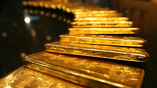 인플레이션 리스크 탓에 내년에 금값이 온스당 2300달러까지 오를 것이라고 골드만삭스가 전망했다. 사진=로이터통신