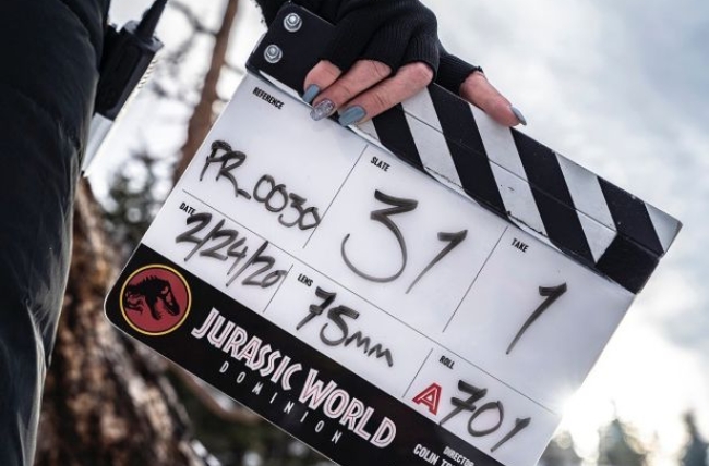 신작 영화 ‘쥬라기 월드: 도미니언’ 촬영현장서 코로나19 확진자가 발생하면서 2주간 촬영이 중단됐다.