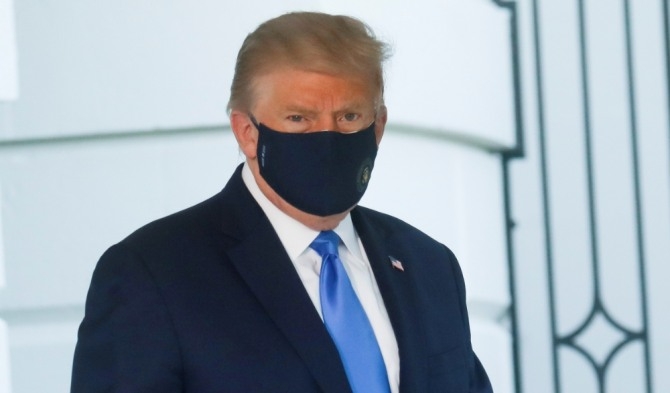 마스크를 착용한 도널드 트럼프 대통령. 사진=로이터