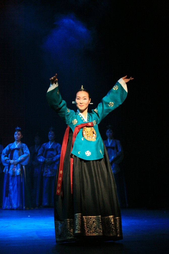 명성황후(국수호의 춤극, 정혜진 명성황후역 출연, 아르코 대극장, 2010)
