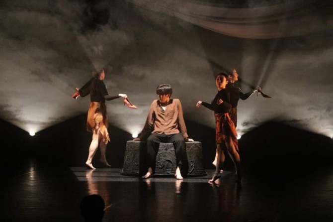 홍선미 안무의 '권율의 여자들'.