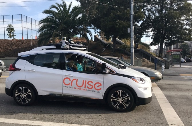 미국 자율주행차 개발업체 크루즈가 샌프란시스코에서 무인자동차 시험운행을 허가 받았다. 사진=로이터