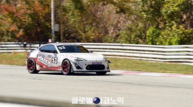 2020 태백시장배 & 넥센스피드레이싱 3라운드 KSR-GT 클래스 결승 장면. 사진=글로벌이코노믹 김현수 기자