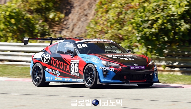 2020 태백시장배 & 넥센스피드레이싱 3라운드 KSR-GT 클래스 결승 장면. 사진=글로벌이코노믹 김현수 기자