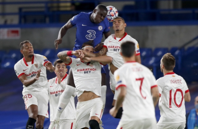 한국시각 21일 열린 UEFA 챔피언스리그 조별리그 1차전이 각지에서 열린 가운데 첼시는 세비야와의 경기에서 득점없이 무승부를 기록했다.