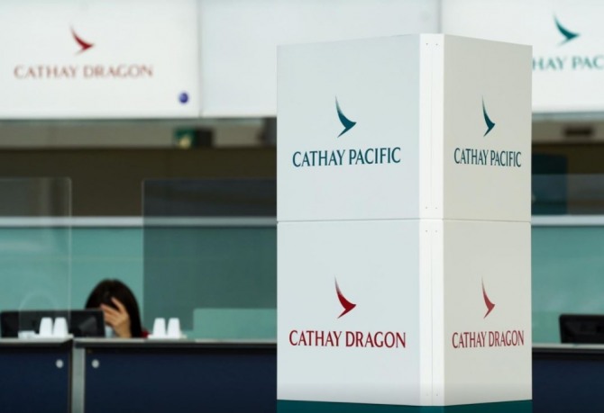 홍콩 최대 항공사 케세이퍼시픽이 코로나19에 따른 경영 악화로 5900명을 감원하고, 자회사 캐세이 드래곤의 영업을 중단한다고 밝혔다. 사진=로이터