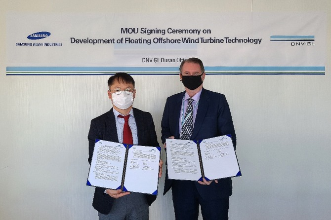 삼성중공업은, 이왕근 삼성중공업 해양설계담당(왼쪽)과 마이크 브로건(Mike Brogan) DNV-GL 해양부문 기술 부사장이 업무협약(MOU)을 체결했다고 26일 밝혔다. 사진=삼성중공업