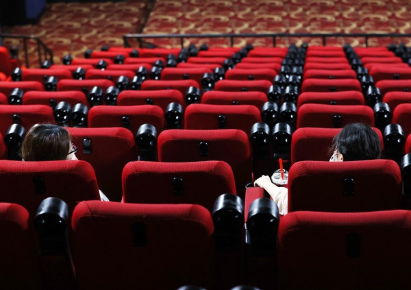 정부는 28일 영화관 할인 쿠폰을 배포한다. 쿠폰은 각 극장 온라인 예매처에서 1인당 최대 2매 받을 수 있으며 오는 30일부터 활용할 수 있다. 사진=CGV