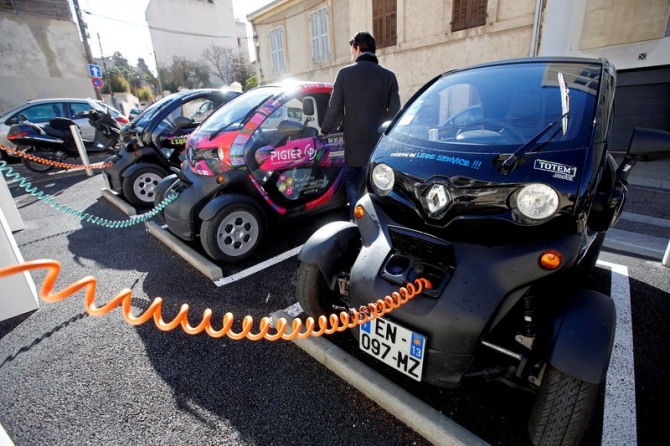 프랑스 마르세유 시내의 전기차 충전소. 사진=로이터