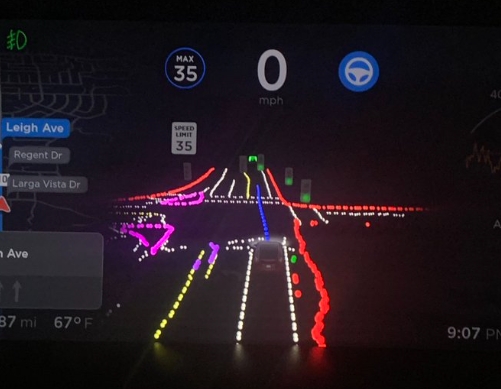테슬라 FDS 베타 버전 시험주행에 참여하고 있는 테슬라 차주가 소셜미디어에 올린 FDS 베타 버전 작동 장면. 사진=트위터