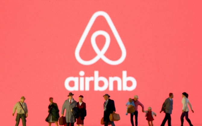 숙박공유업체 에어비앤비(Airbnb)가 10일 나스닥 시장에 상장한다. 사진=로이터