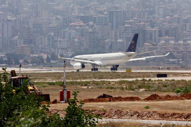 사우디아 소속 여객기가 지난 2017년 6월 29일(현지시간) 레바논 베이루트의 라피크 하리리 국제공항에 착륙하고 있다. 사진=로이터