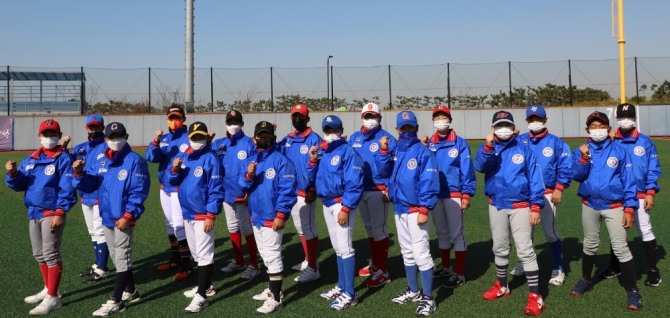 다수 제약바이오업체들이 프로야구 마케팅을 벌이는 등 한국 야구 성장을 위해 다양한 활동을 벌이고 있다. 사진=동국제약