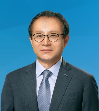 포스코에너지가 국내 최초로 천연가스(LNG) 반출입사업자로 나선다. 정기섭 포스코에너지 대표 이미지. 사진=포스코에너지