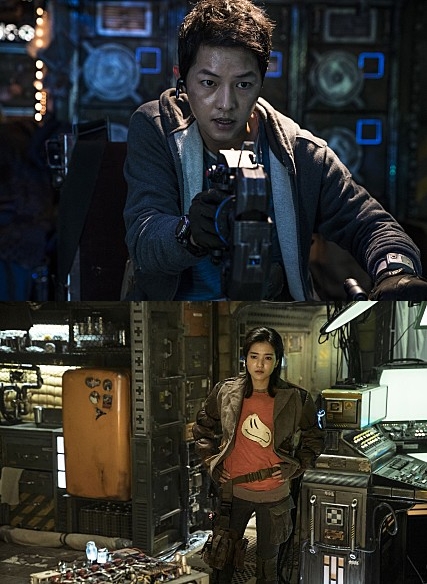 배우 송중기, 김태리 주연 영화 '승리호'가 영화관 대신 넷플릭스에서 단독 공개된다. 사진=메리크리스마스 제공