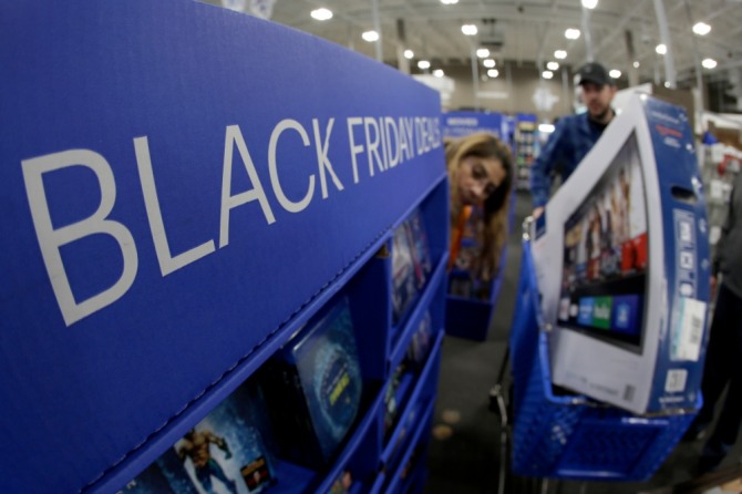미국의 쇼핑 대목인 블랙프라이데이 시즌을 맞은 지난해 28일(현지 시각) 캔자스주 오벌랜드파크에 위치한 전자제품 판매 업체 베스트 바이의 모습. 사진=뉴시스