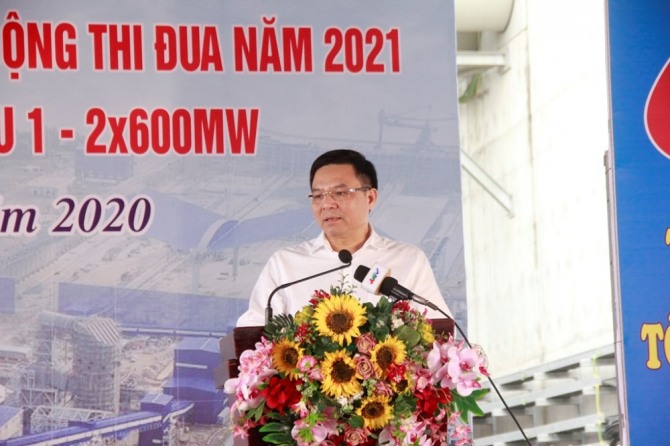 르 만 훙(Le Manh Hung ) PVN 이사가 이달 26일 열린 화력발전소 가동식에서 연설을 하고 있다.  사진=로이터