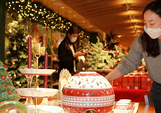 롯데백화점은 본점 8층에 오는 12월 20일까지 '크리스마스 마켓' 팝업스토어를 연다. 사진=롯데백화점