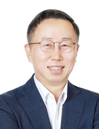 이건준 BGF리테일 사장이 CU가 글로벌 점포 1만 5000점을 달성한 것을 기념해 앞으로의 비전에 대해 이야기했다. 사진=BGF리테일