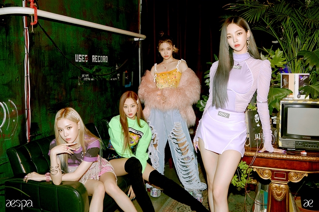 그룹 '에스파(aespa)'가 데뷔곡 '블랙 맘바(Black Mamba)'로 2주 연속 미국 빌보드 차트 '글로벌200'에 진입했다.  사진=SM 제공