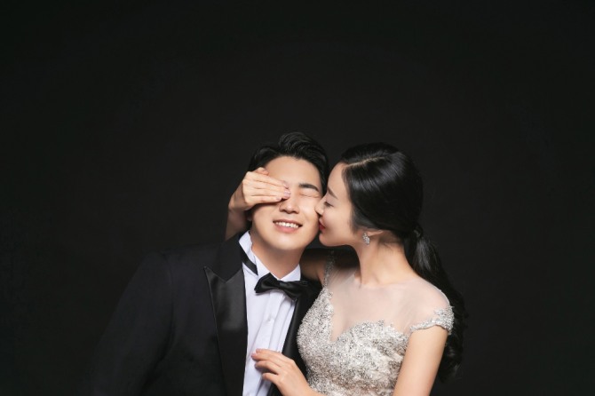 프로야구 한화 이글스 김민우 선수가 오는 5일 고등학교 교사인 예비신부와 결혼식을 올린다. 사진=한화 제공