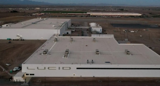 루시드 모터스가 미 아리조나에 건설하는 전기차(EV) 공장 1단계 공사를 완료, 내년부터 생산에 나선다. 사진=일렉트렉