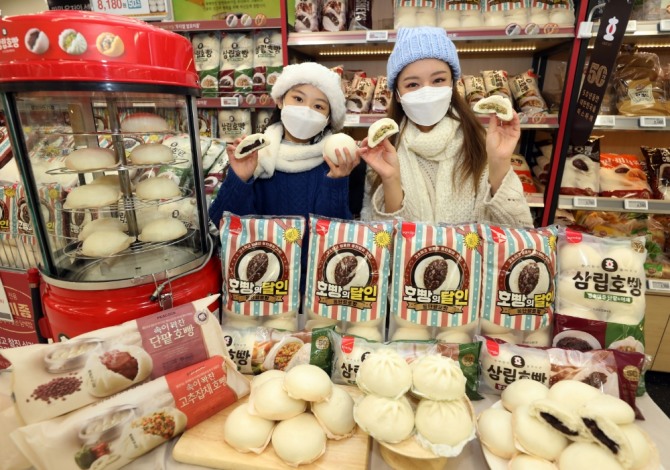 이마트는 호빵 할인 행사를 시작했다. 사진=이마트