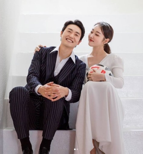 개그우먼 출신 배우 박보미(31)가 동갑내기 에비신랑  안양FC 소속 축구선수 박요한(31)이 6일 결혼한다. 사진=박보미 인스타그램 캡처 