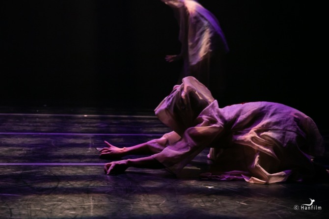 정유진 안무의 '신곡(神曲)'