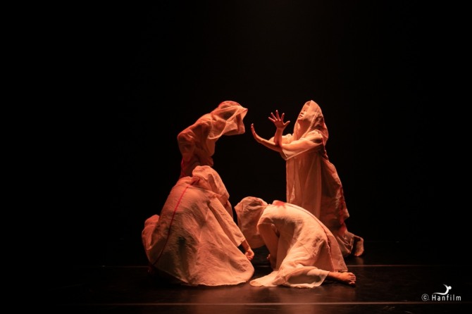 정유진 안무의 '신곡(神曲)'