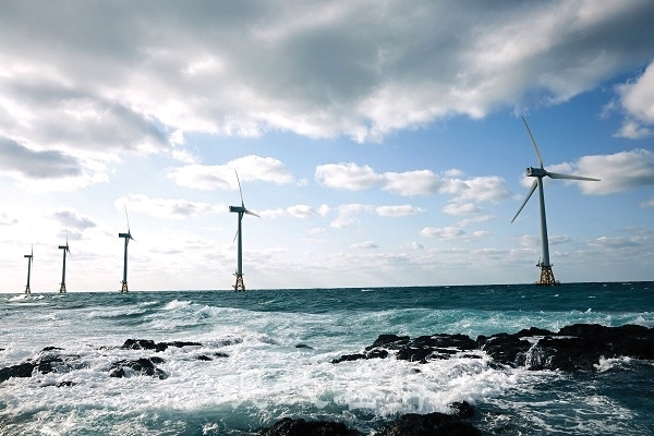 한국남동발전이 설립한 제주 탐라해상풍력 발전단지 전경. 사진=탐라해상풍력발전  