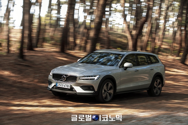 볼보 크로스컨트리 V60 B5 프로. 사진=볼보차 코리아