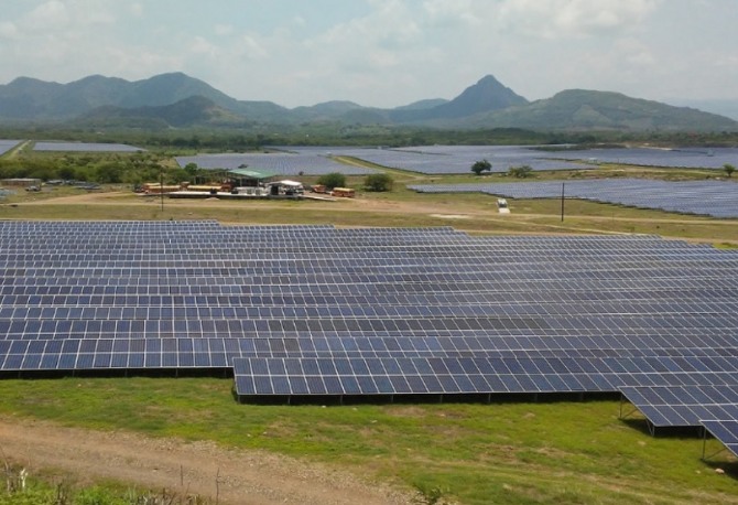 우즈베키스탄의 태양광발전 시설 모습. 사진=인도 MERCOMINDIA 홈페이지