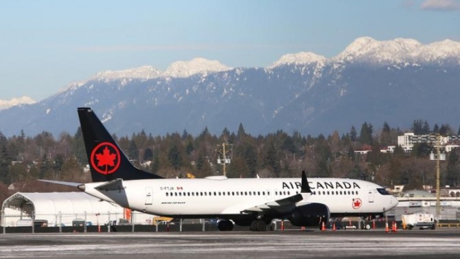 에어캐나다의 보잉 737맥스가 엔진고장을 일으켜 긴급 회항했다. 사진=로이터