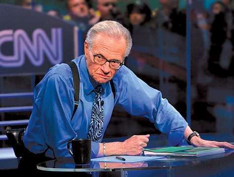25년간 동안 CNN방송의 ‘래리 킹 라이브’를 진행하며 ‘토크쇼의 전설’로 불렸던 래리 킹(Larry King). 사진=PETER GUBER