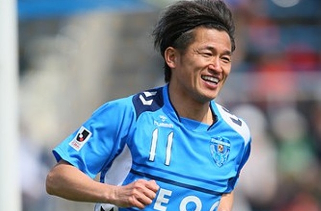 54세의 나이에도 프로 36년째 시즌을 현역으로 맞이하게 되면서 세계 축구계를 놀래키고 있는 일본 축구 ‘레전드’ 요코하마 FC의 미우라 카즈요시.