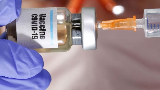 중국이 캄보디아에 중국 제약회사 시노백의 코로나19 백신 100만 회분을 기증하면서 백신 외교를 강화하고 있다. 사진=로이터