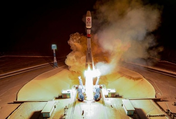 지난해 12월 러시아 보스토치누이 우주기지에서 발생죈 원웹의 위성을 탑재한 로켓. 사진=로이터