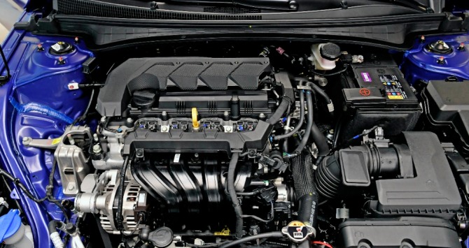현대자동차 준중형 세단 아반떼에 탑재된 스마트스트림 G1.6(1.6리터 가솔린 자연흡기) 엔진. 사진=현대차