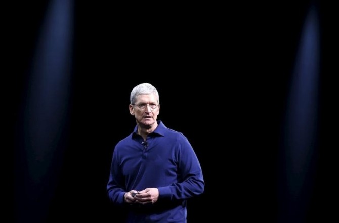 [글로벌-Biz 24] 애플 CEO 팀 쿡, 전기차 질문 침묵 … 미국 기아차 공장에서 애플 카 생산 가능성