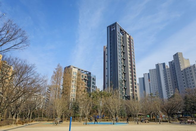 최근 입주를 시작한 '디에이치 포레센트'(일원대우 재건축사업) 단지 전경. 사진=현대건설